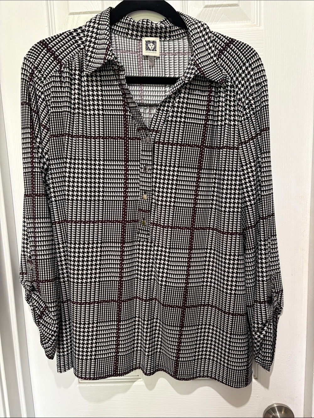 Anne Klein Black & White with a hint of Purple Blouse